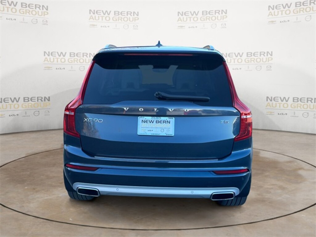 Used 2020 Volvo XC90 T5 Momentum SUV