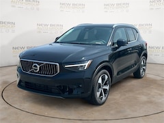 2025 Volvo XC40 B5 Plus Bright Theme SUV