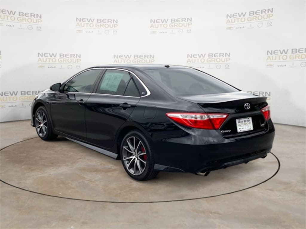 Used 2016 Toyota Camry XSE V6 Sedan