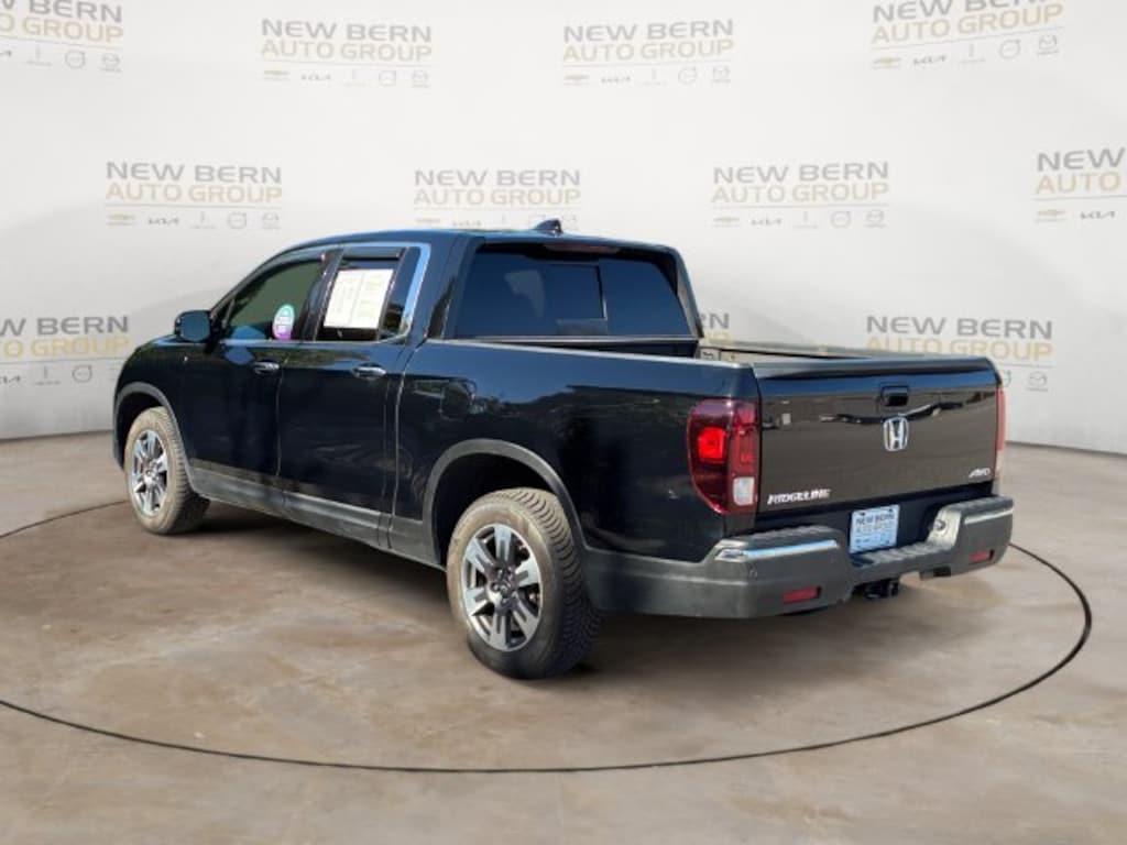 Used 2017 Honda Ridgeline RTL-E Truck
