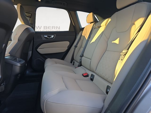 2026 Volvo XC60 Plus - Photo 13