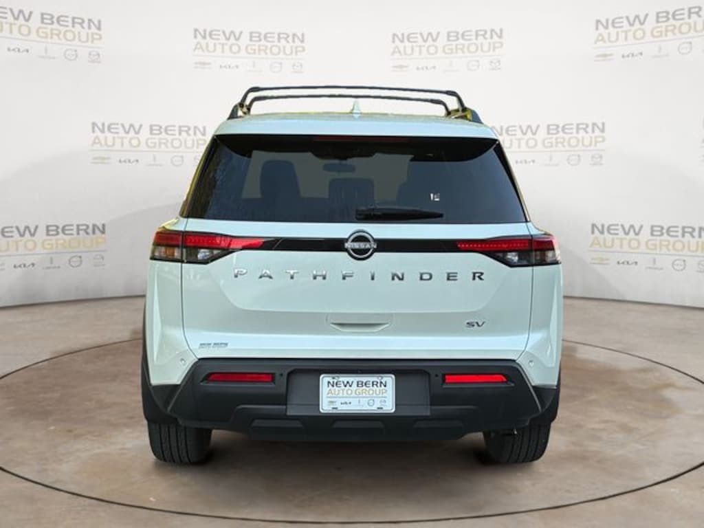 Used 2024 Nissan Pathfinder SV SUV