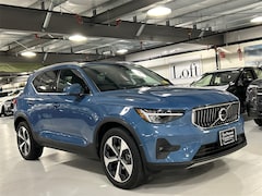 2025 Volvo XC40 B5 Plus Bright Theme SUV