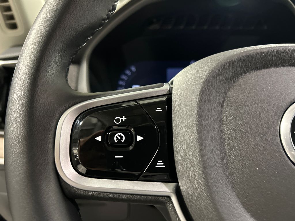 2026 Volvo XC90 Plus - Photo 13