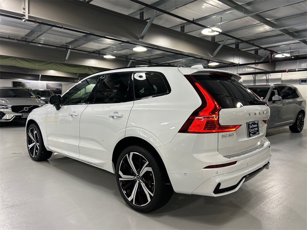 2023 Volvo XC60 Ultimate photo 3