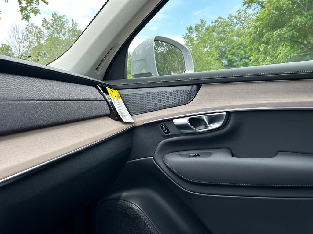 2026 Volvo XC90 Plus - Photo 20