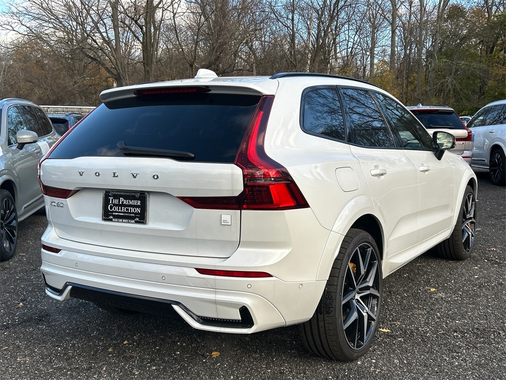 New 2026 Volvo XC60 plug-in hybrid T8 Polestar Engineered SUV