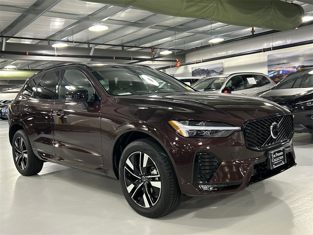 2026 Volvo XC60 Core's photo