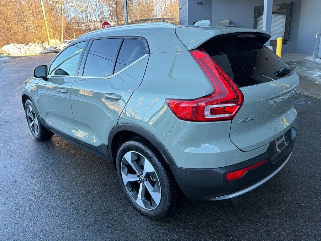 Certified 2025 Volvo XC40 B5 Plus Bright Theme SUV