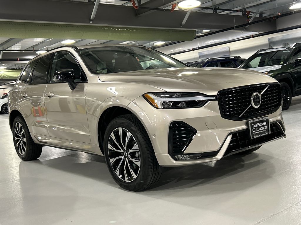 2025 Volvo XC60 B5 Plus Dark AWD's photo