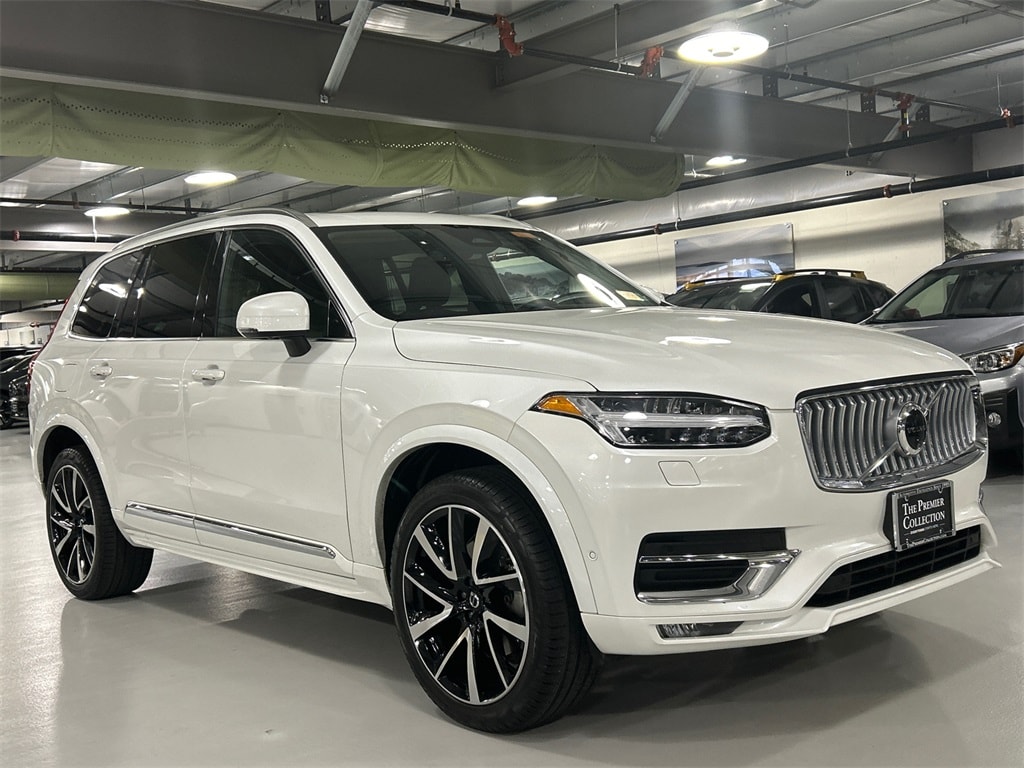 2024 Volvo XC90 Plus's photo