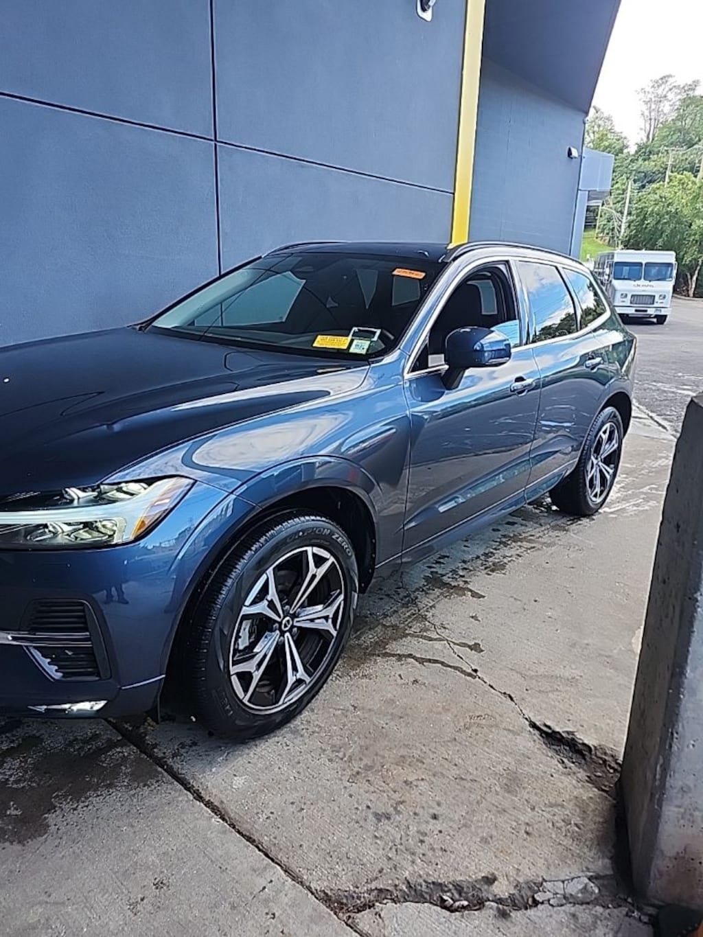 Used 2022 Volvo XC60 B5 AWD Momentum SUV