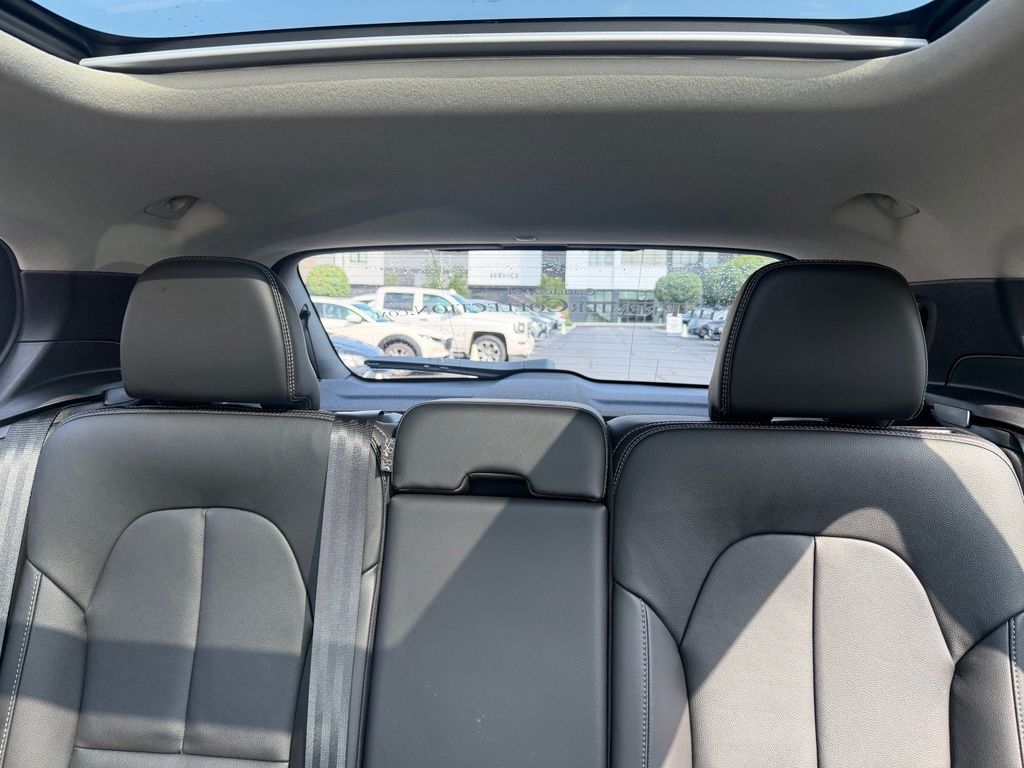 2026 Volvo XC40 Plus - Photo 8