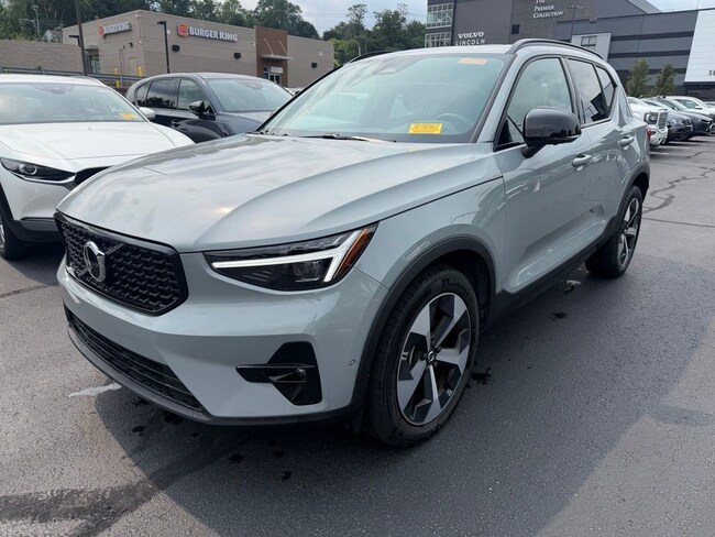 2026 Volvo XC40 B5 Plus SUV