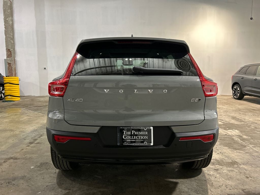 New 2026 Volvo XC40 B5 Plus SUV