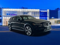 2026 Volvo V60 Cross Country B5 Plus Wagon