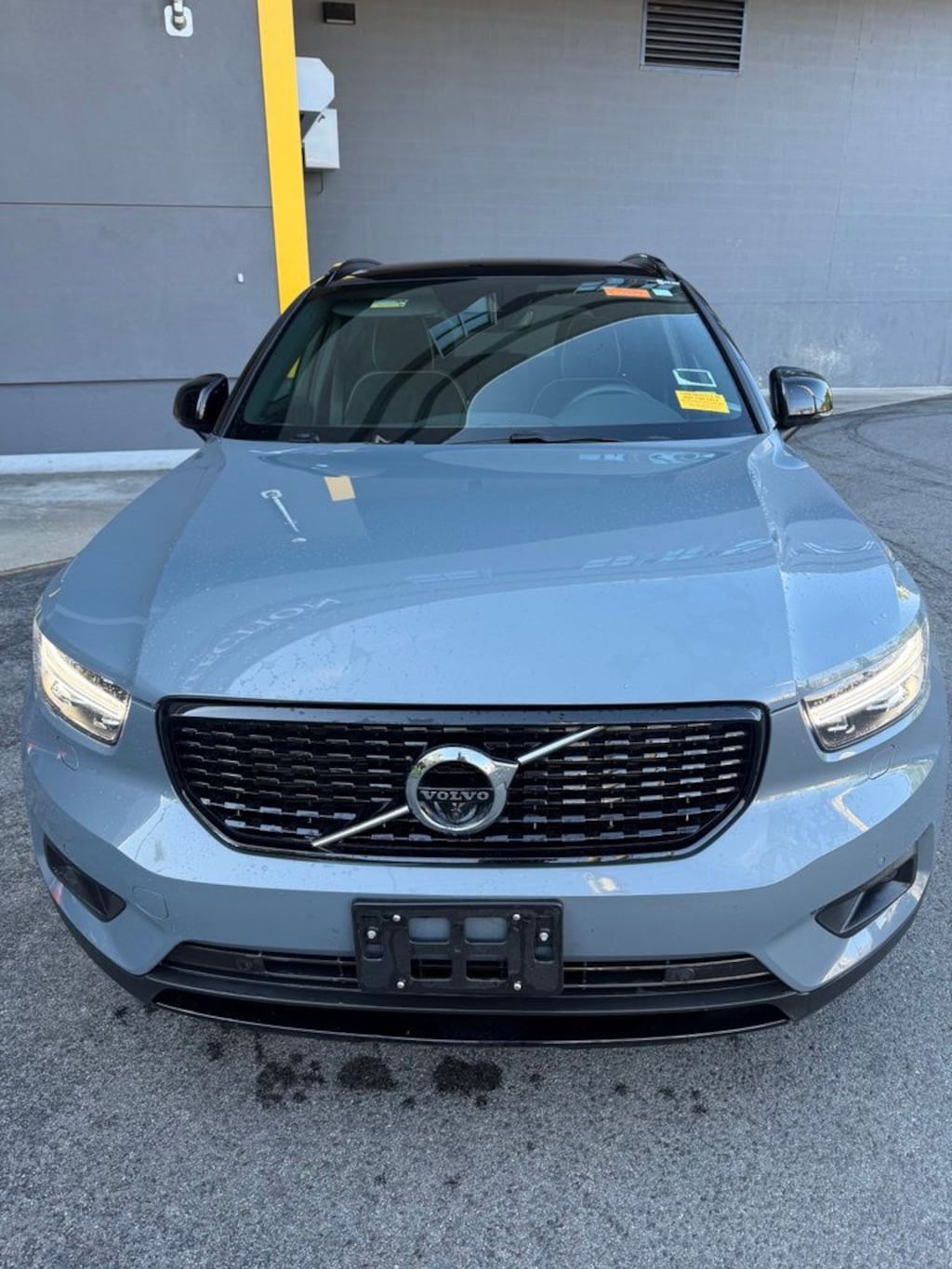 Used 2022 Volvo XC40 T5 AWD R-Design SUV