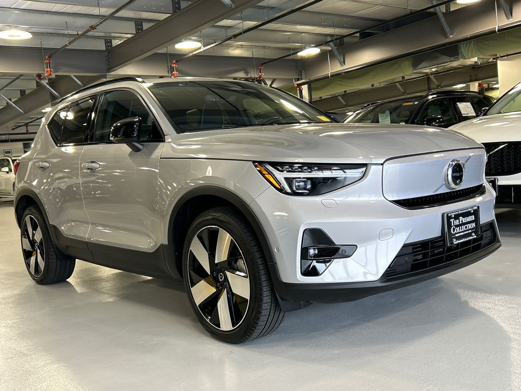 2023 Volvo XC40 Ultimate