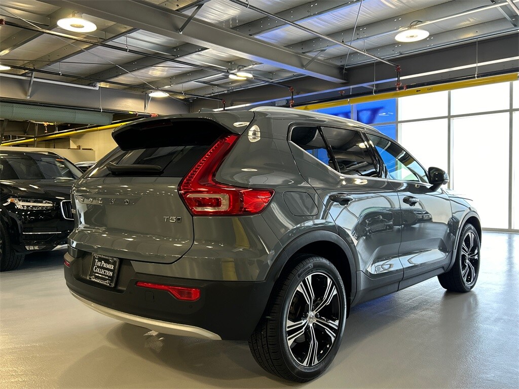 2021 Volvo XC40 T5 Inscription photo 2