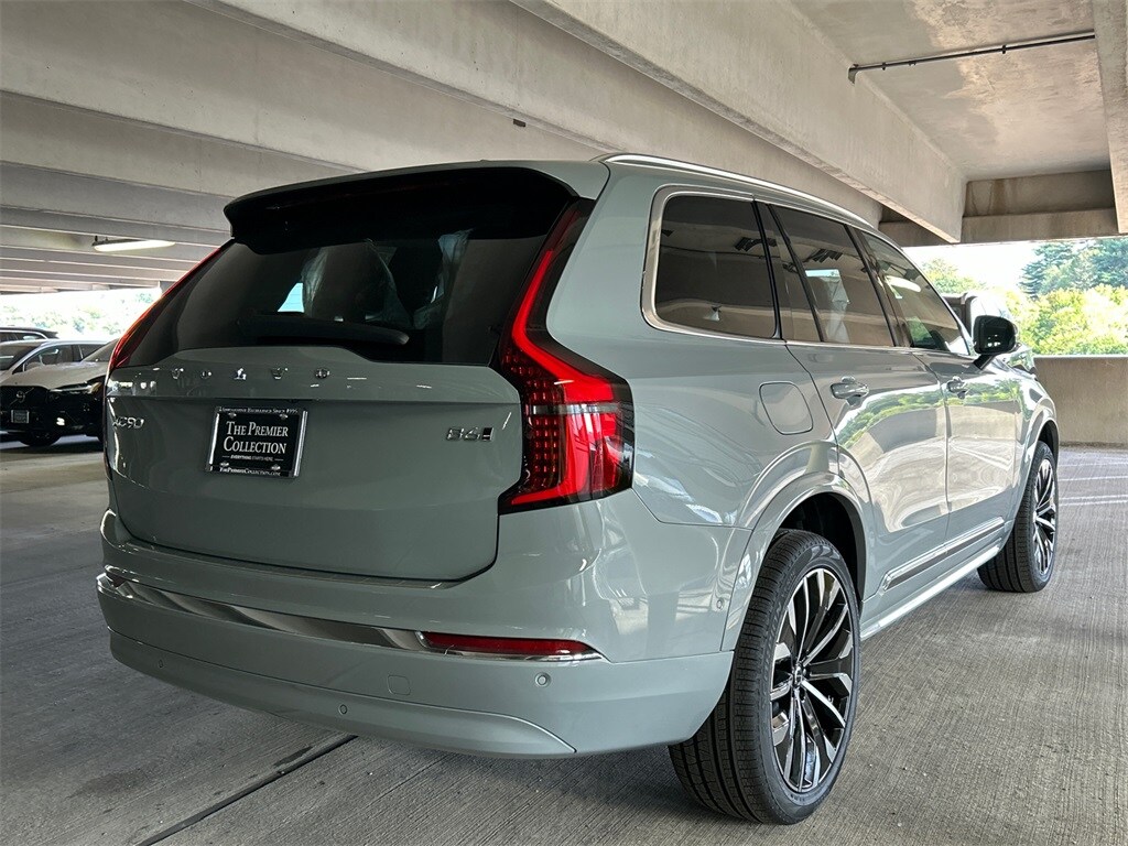 2026 Volvo XC90 Plus photo 2