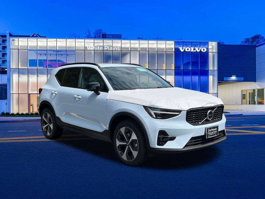 New 2026 Volvo XC40 B5 Plus SUV