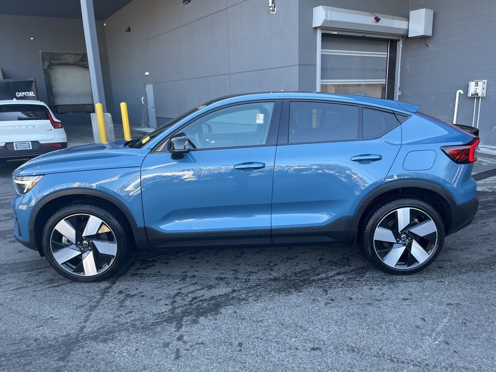 2023 Volvo C40 Recharge Ultimate photo 3