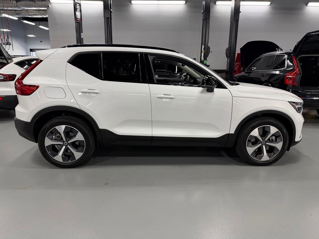 New 2026 Volvo XC40 B5 Plus SUV