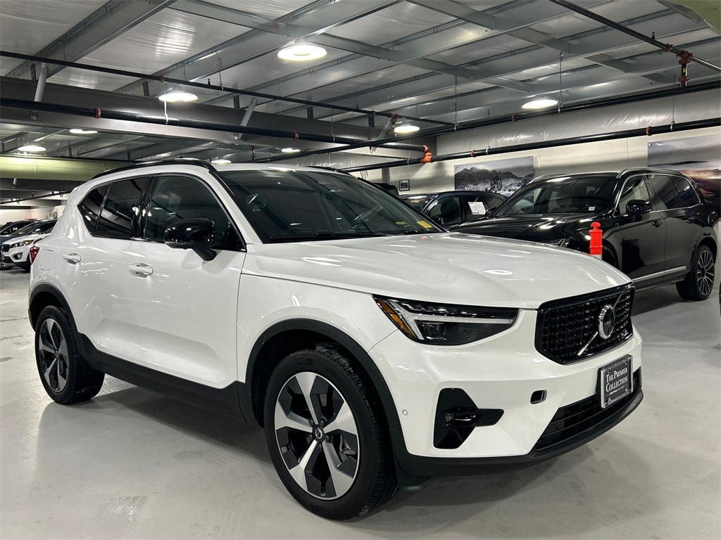 2026 Volvo XC40 Plus's photo