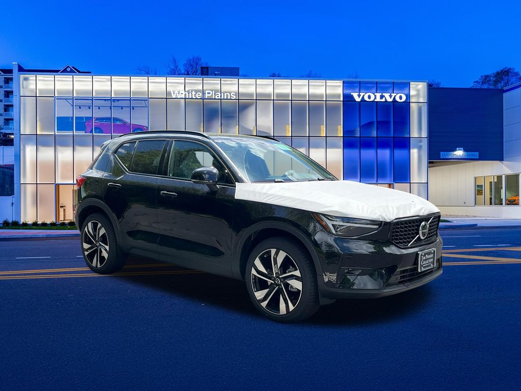2026 Volvo XC40 B5 Ultra Dark AWD's photo