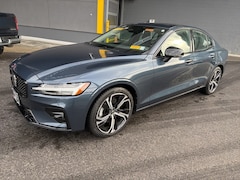 2025 Volvo S60 B5 Core Sedan