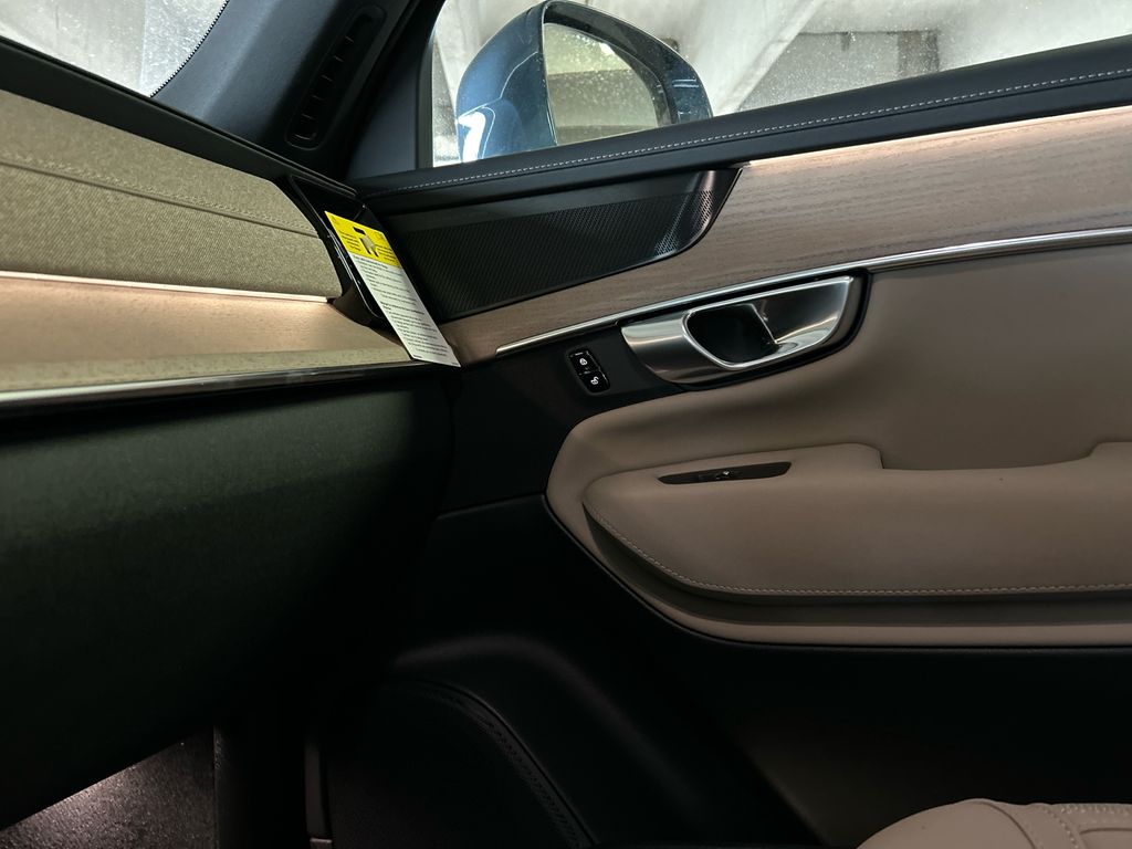 2026 Volvo XC90 Plus - Photo 20