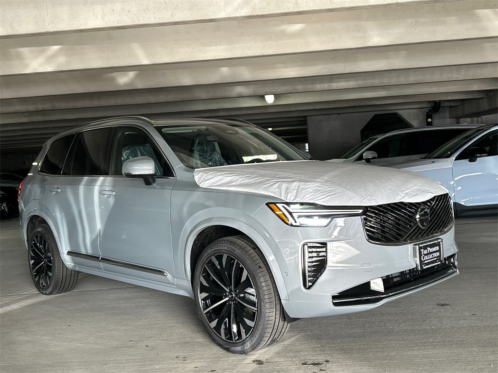 2026 Volvo XC90 Plus's photo