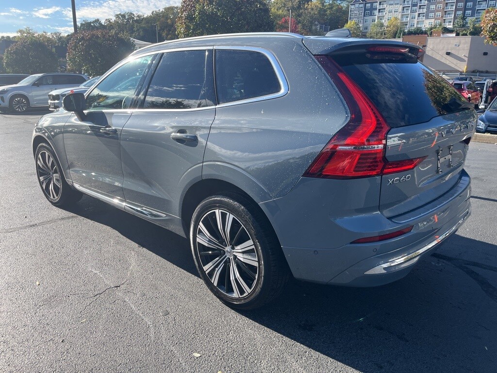 2023 Volvo XC60 B5 Plus photo 2