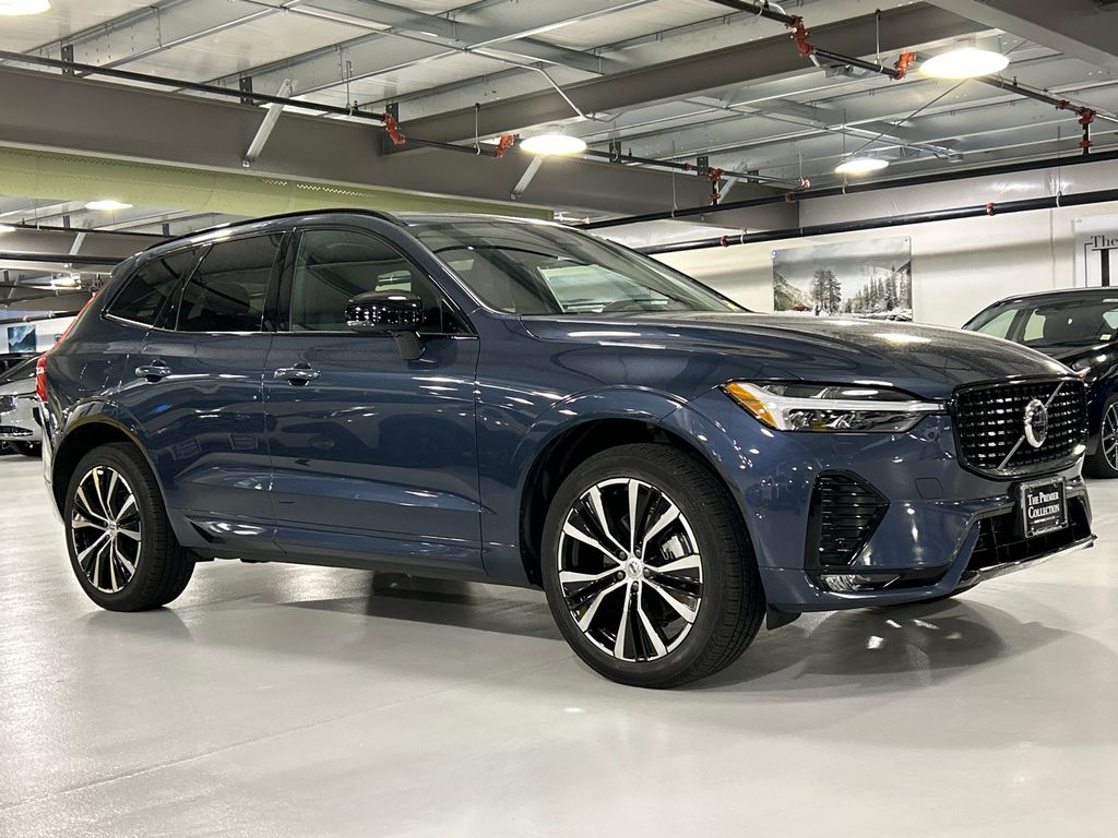 2024 Volvo XC60 B5 Plus Dark Theme AWD's photo