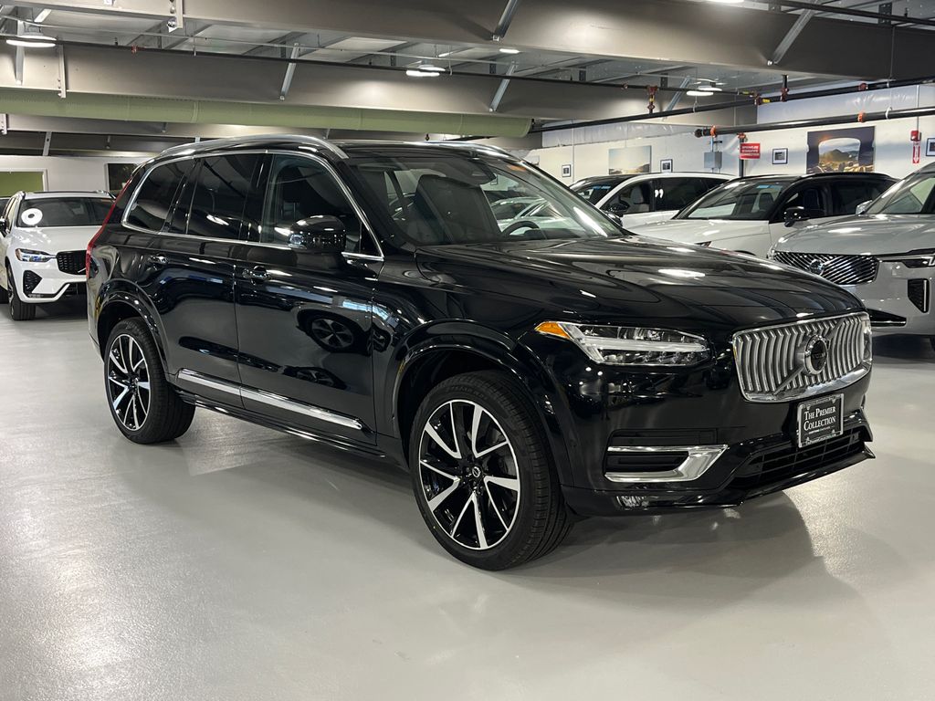 2024 Volvo XC90 B6 Plus 7-Seater Bright theme 4WD's photo