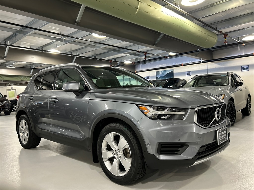 2019 Volvo XC40 T5 Momentum