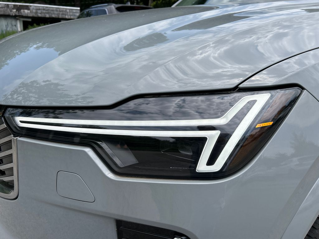 2026 Volvo XC90 Plus - Photo 7