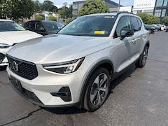 2024 Volvo XC40 B5 Plus Dark SUV