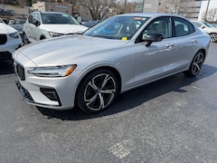 2024 Volvo S60 B5 Plus Dark Sedan