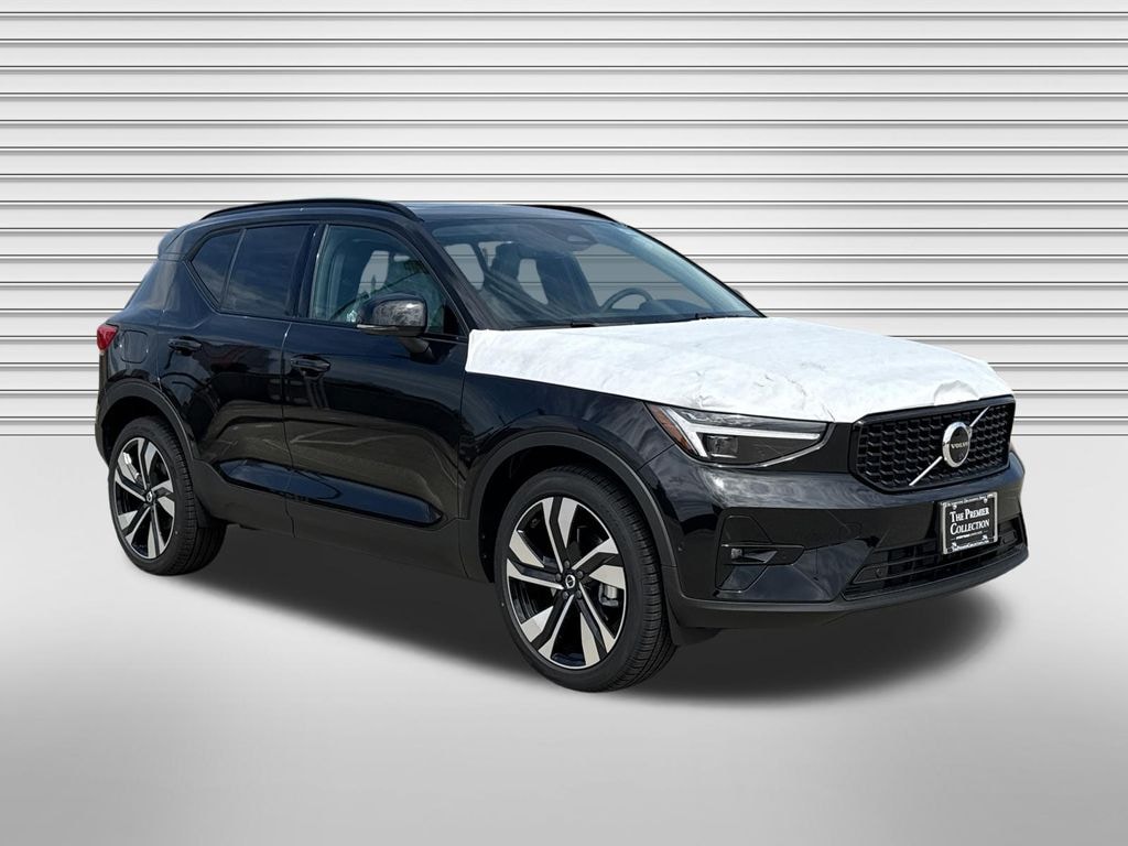New 2026 Volvo XC40 B5 Ultra SUV
