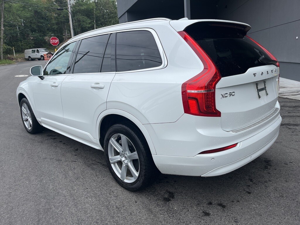 2023 Volvo XC90 B5 AWD Core photo 2