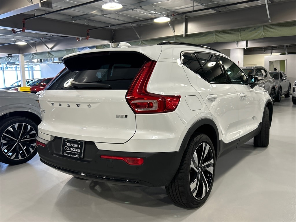 Certified 2025 Volvo XC40 B5 Plus Dark Theme SUV