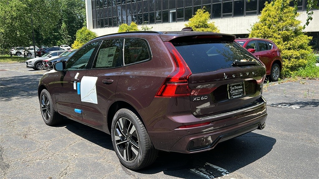 2026 Volvo XC60 B5 Core photo 4
