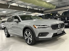 2026 Volvo V60 Cross Country B5 Plus All-Wheel Drive Wagon