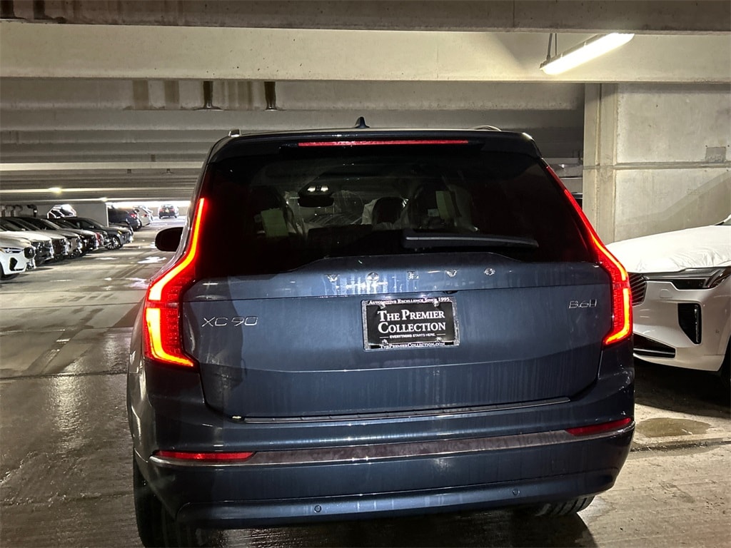 New 2026 Volvo XC90 B6 Core SUV