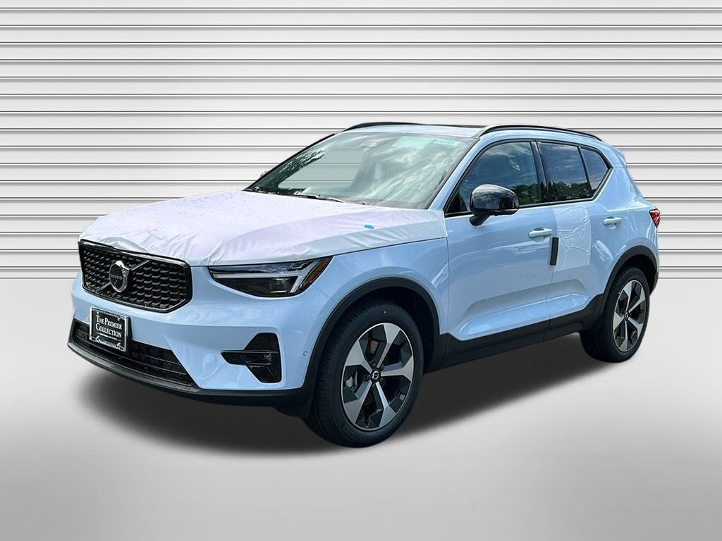 New 2026 Volvo XC40 B5 Plus SUV