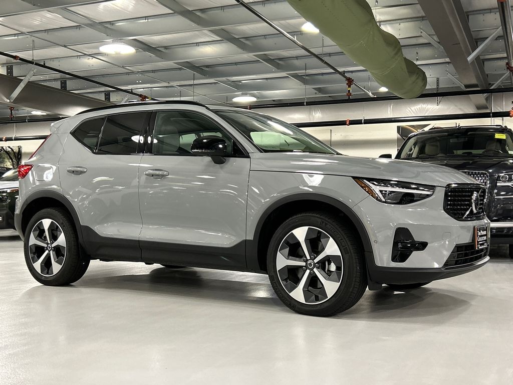 Certified 2026 Volvo XC40 B5 Plus SUV