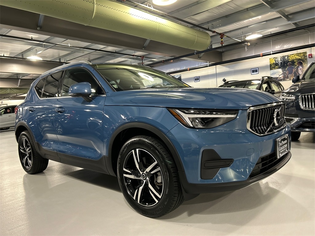 2025 Volvo XC40