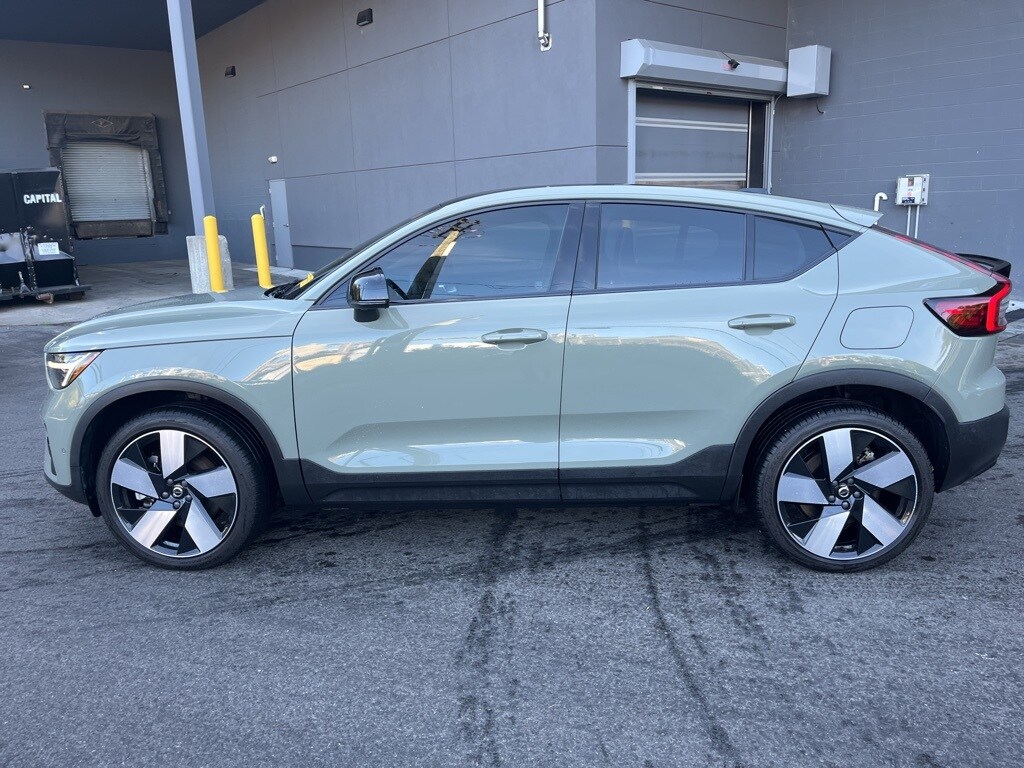 2023 Volvo C40 Recharge Ultimate photo 3