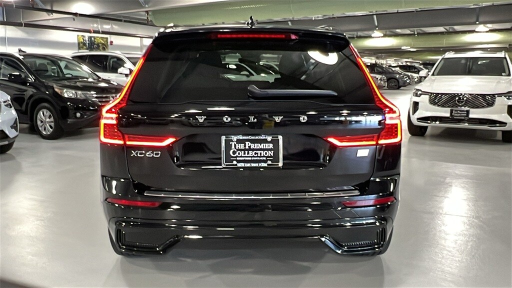 2023 Volvo XC60 Recharge Hybrid Plus photo 3